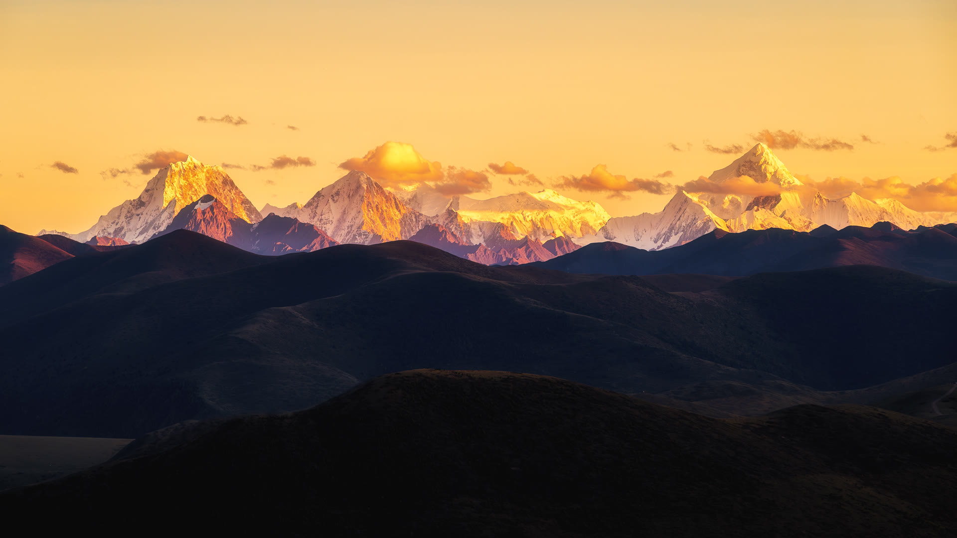 NATURE · 日照金山