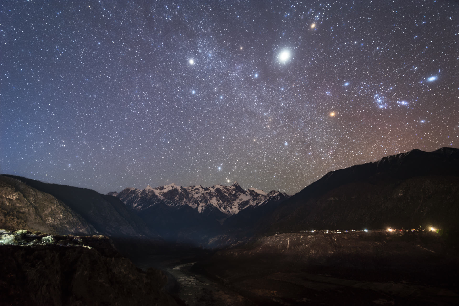 南迦巴瓦峰季星空